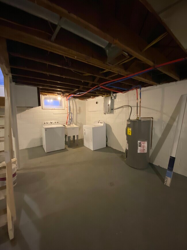 Building Photo - 776 John Daly St