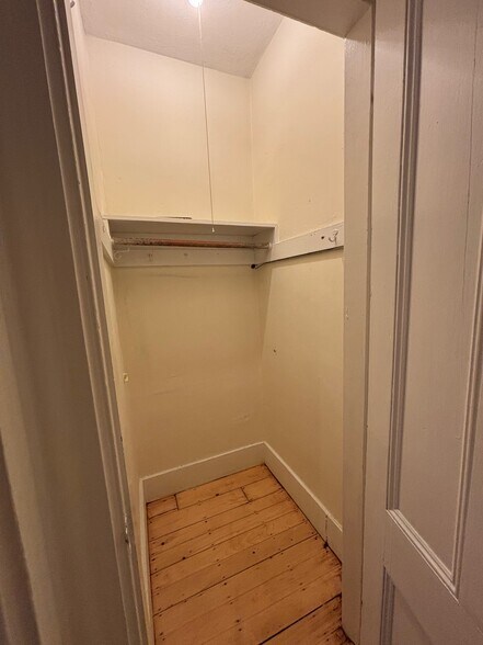 Building Photo - 53 Joy St