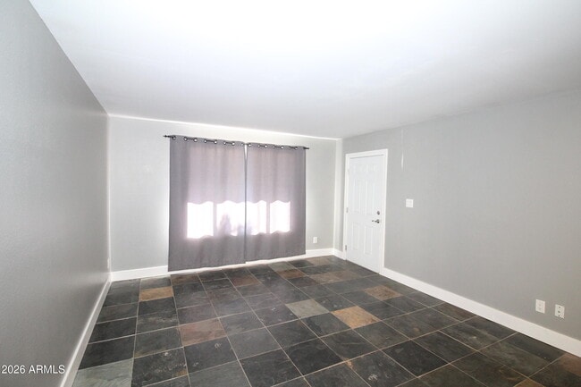 Building Photo - 1924 E Fremont Dr