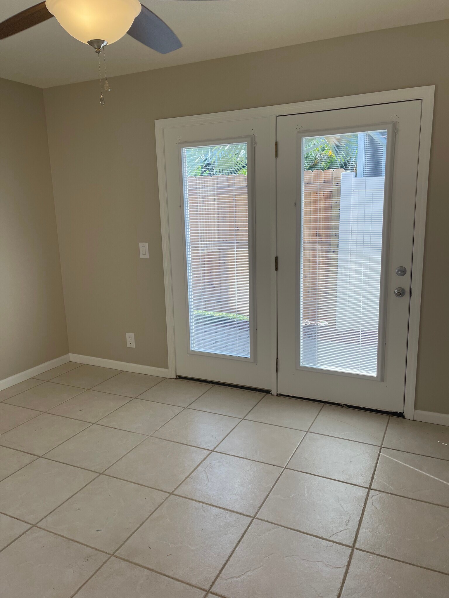 Living Room - 8390 SE Camellia Dr