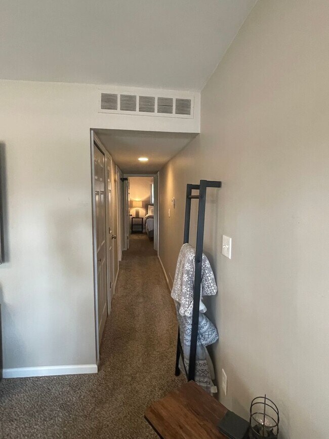Building Photo - Charming 3-Bedroom Home with Updated Throughout & Fenced Yard!