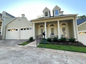 Building Photo - EXCELLENT LOCATION - 2BD/2BA FOR RENT