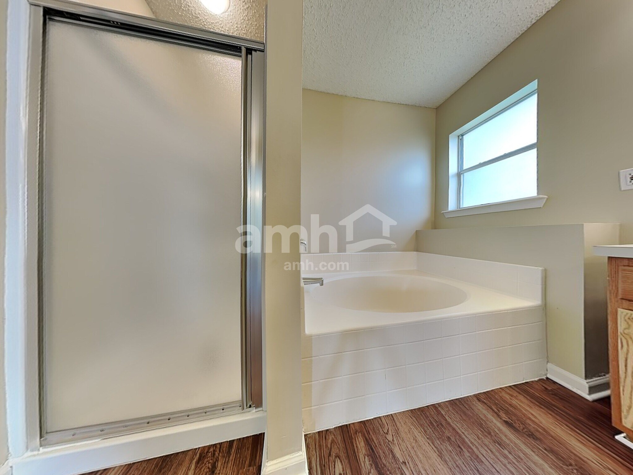 Building Photo - 14131 Crestwick Dr E