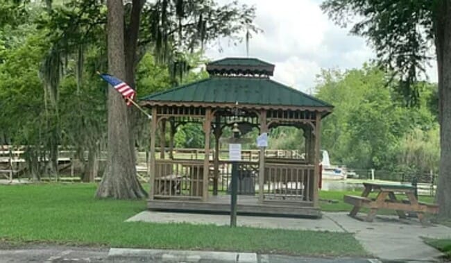 Building Photo - Waterfront Community  Downstairs Condo