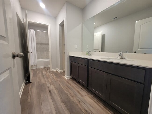 Building Photo - 3012 Villegas Wy