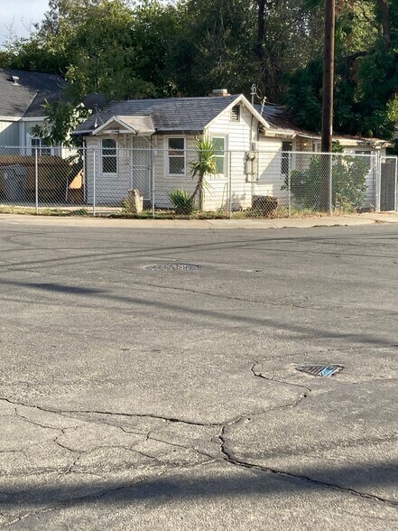 Building Photo - 2958 Belden St