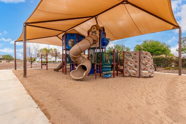 Building Photo - 41342 W Capistrano Dr