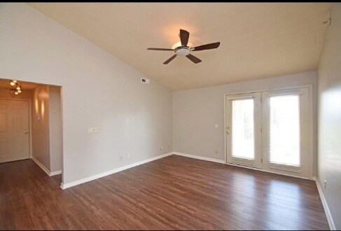 Building Photo - 7307 Chatham Ct