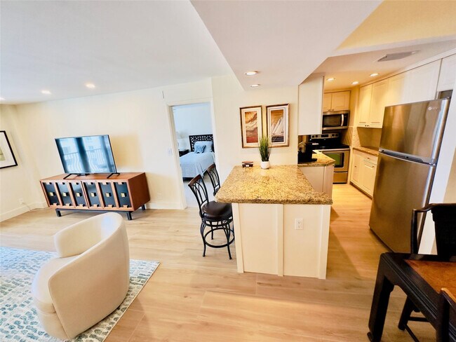 Building Photo - 1 Las Olas Cir