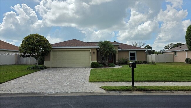 Building Photo - 547 High Hawk Cir