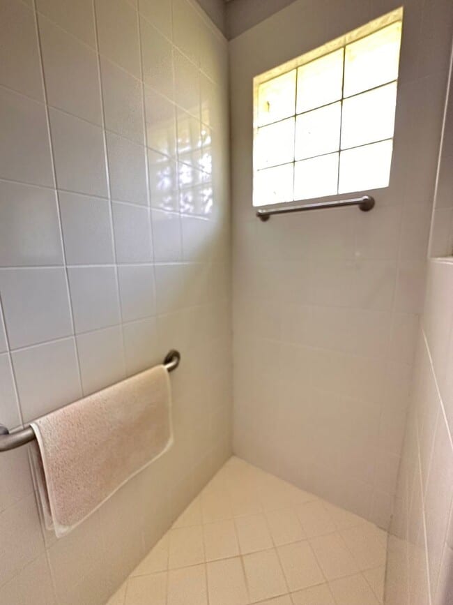 Building Photo - Located in the heart of Fernandina Beach!