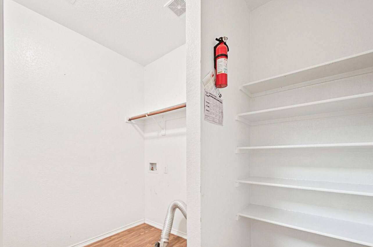 Building Photo - 11705 Pinyon Pine Dr