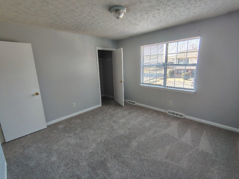 Building Photo - 27 Duiguid Dr