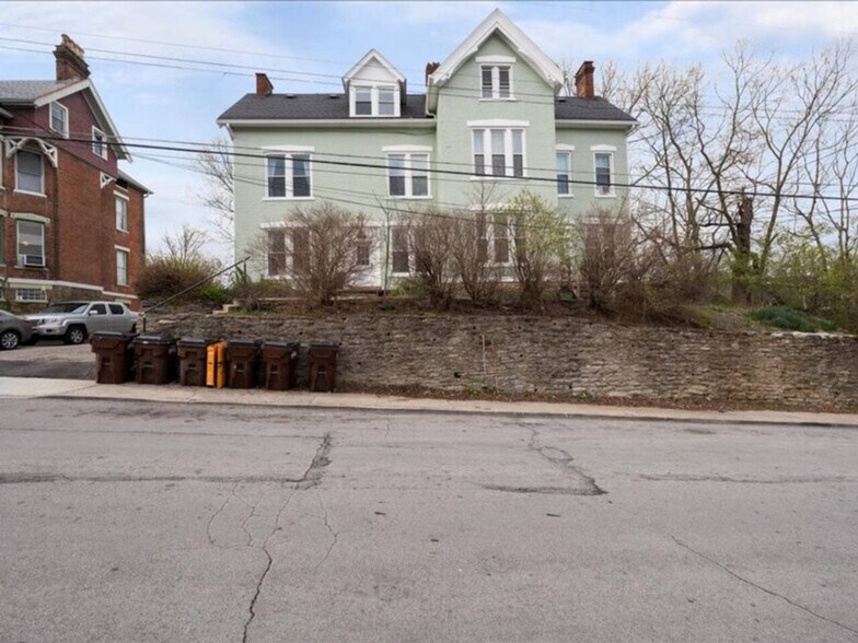 Building Photo - 242 Mccormick Pl