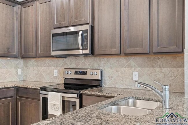 Building Photo - 3300 Becker Dr