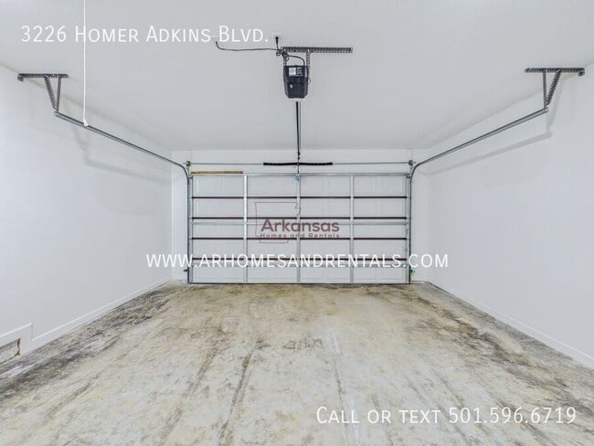 Building Photo - 3226 Homer Adkins Blvd