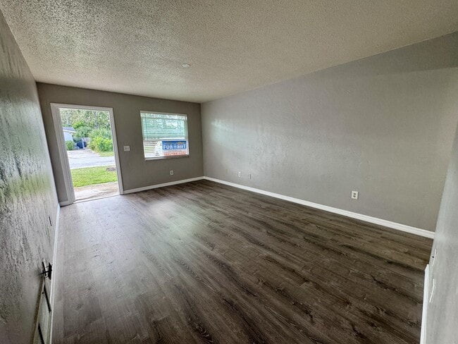 Building Photo - 2241 Granada Dr