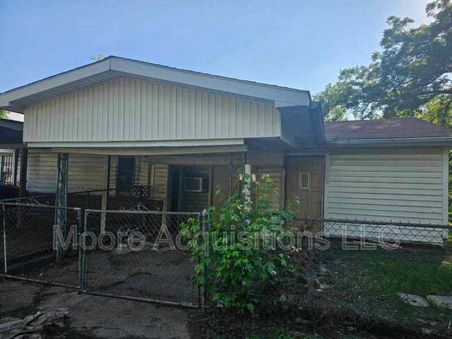 Building Photo - 1811 Nowlin St