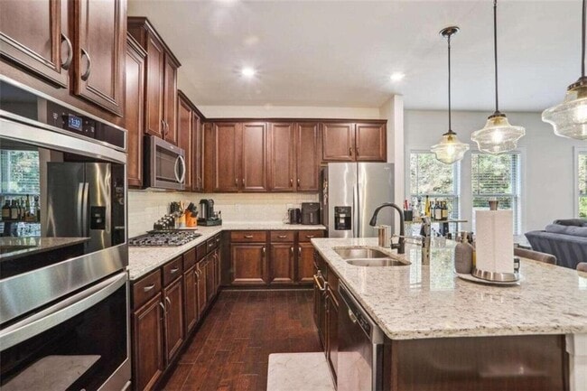 Building Photo - 1122 Hibiscus Way SW