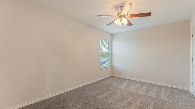 Building Photo - 5427 Southwood Ave