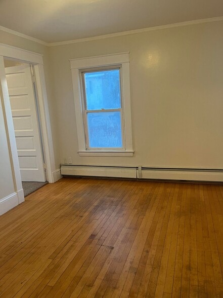 Building Photo - 14 Elm St