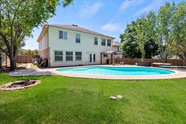 Building Photo - 208 Valona Dr