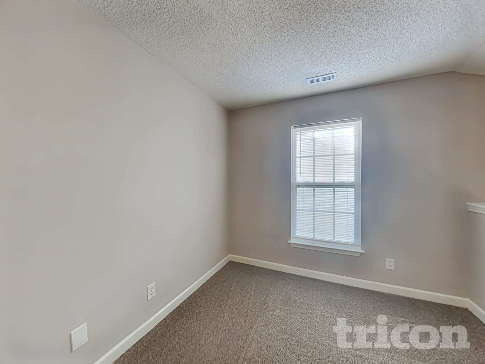 Building Photo - 3337 Braden Dr