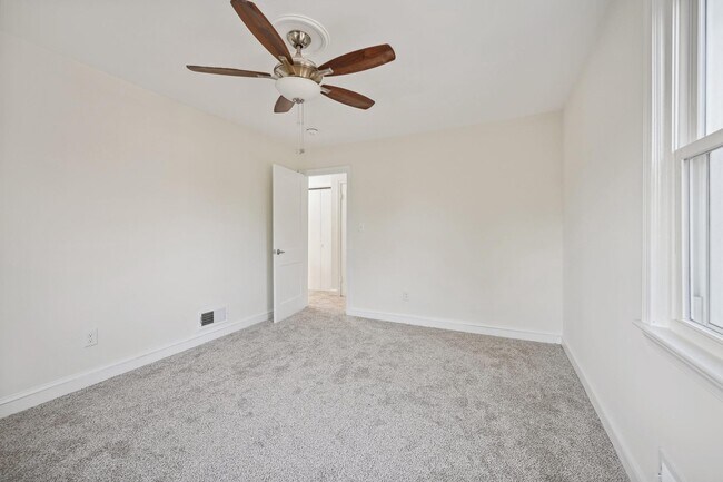 Building Photo - 2711 Elnora St