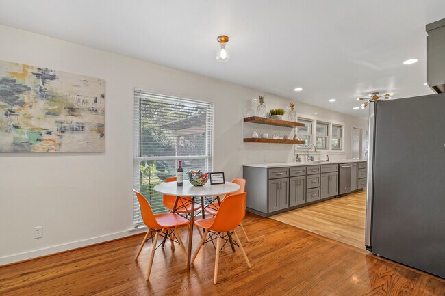 Building Photo - 6513 Malvey Ave