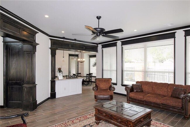 Building Photo - 4001 Sam Gordon Dr