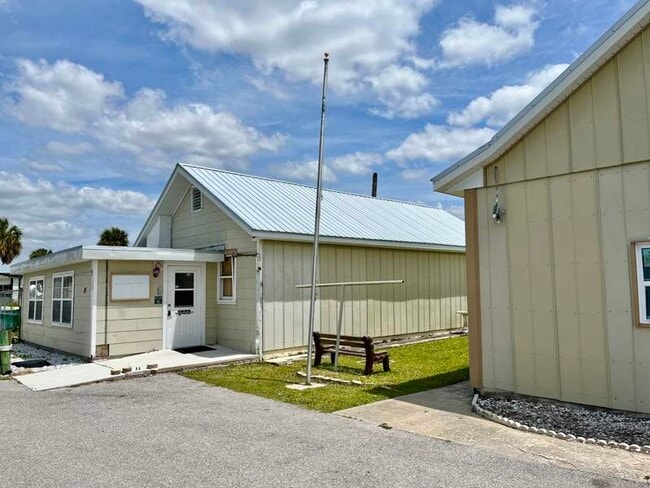 Building Photo - 5400 Riverside Dr