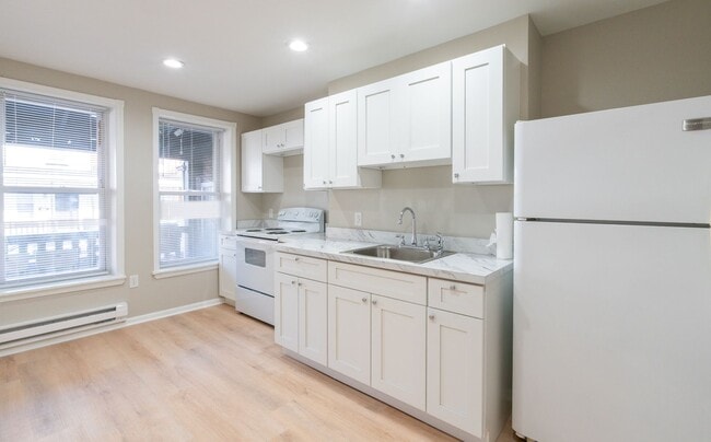 Building Photo - 3828 Cambridge St