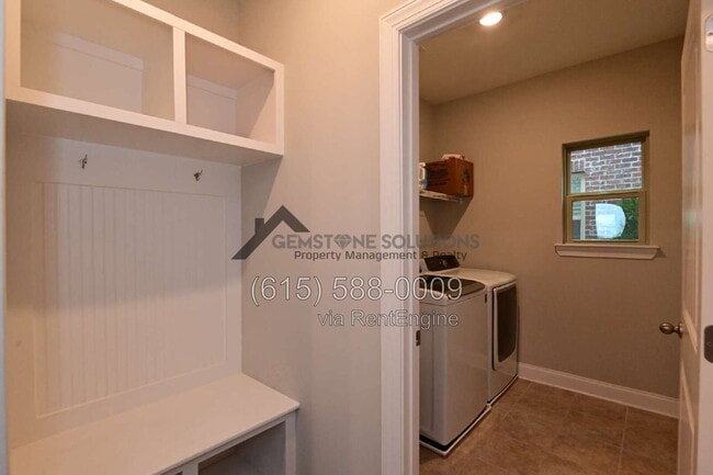 Building Photo - 1028 Fenner Ln