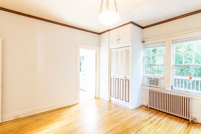 Building Photo - 213 Todd Ave