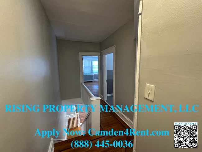 Building Photo - Newly Renovated large 3 bedroom 1 and a ha...