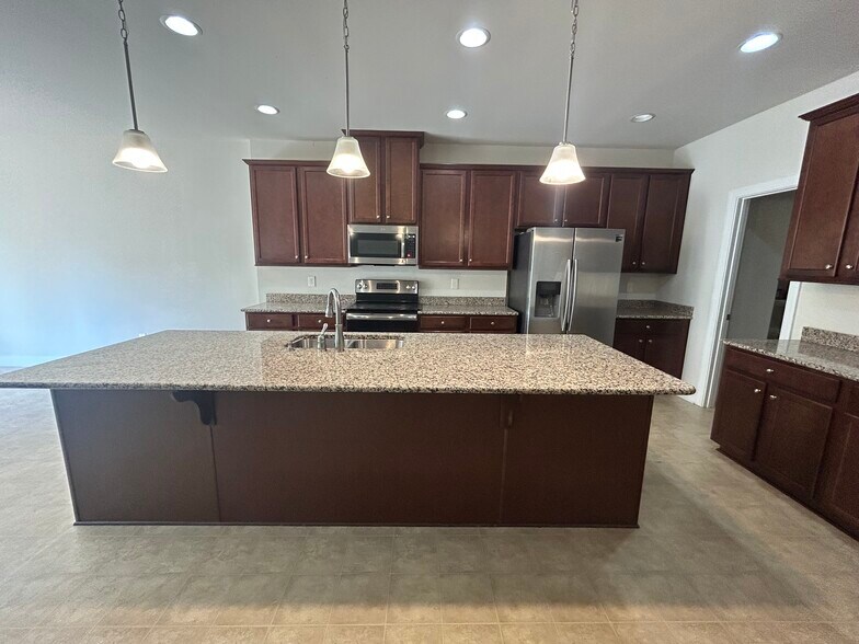 Building Photo - 1134 Beechfern Cir