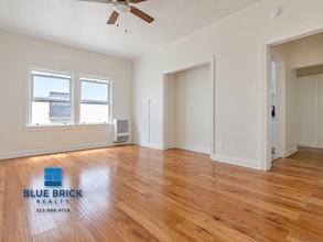 Building Photo - 404 N Coronado St