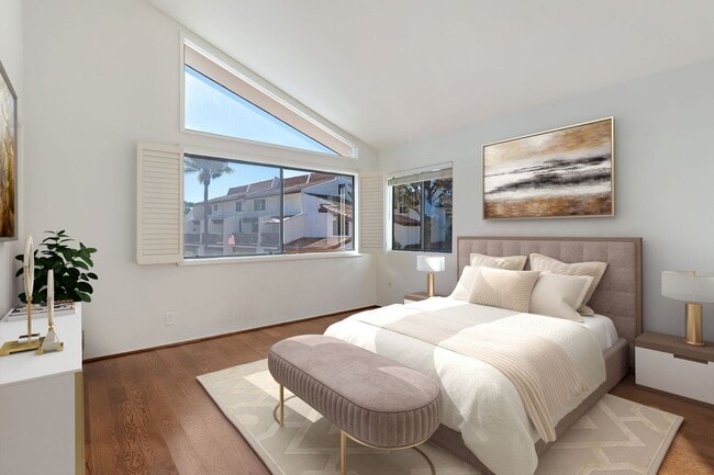 Building Photo - This wonderful East Beach Townhome Awaits!