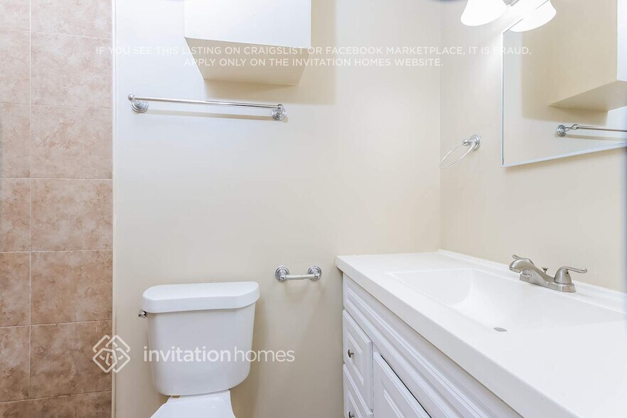 Building Photo - 862 Arlington Dr