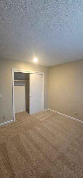 Building Photo - 10832 Haskins St
