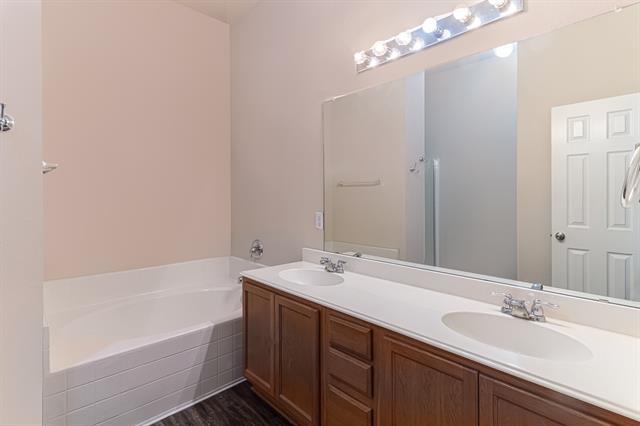 Building Photo - 2028 Sunny Side Dr