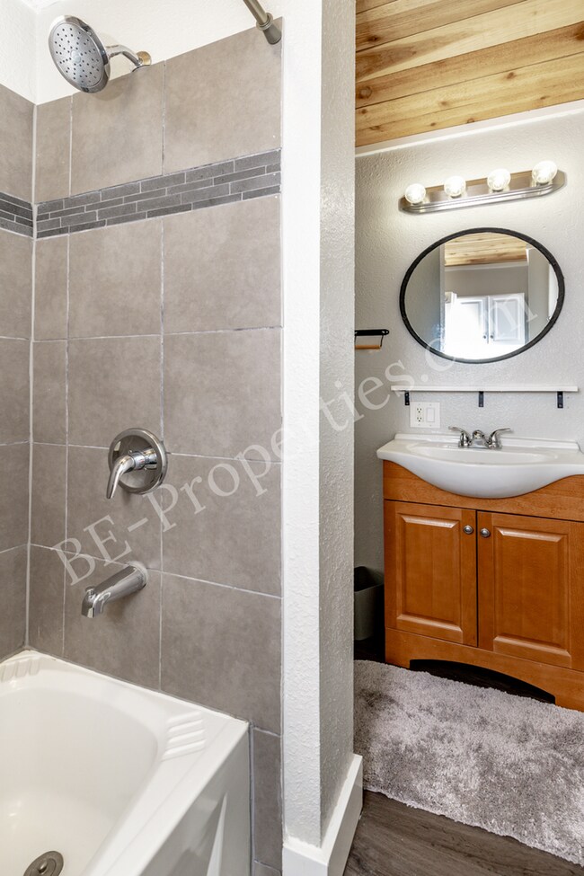 Building Photo - Renovated Tacoma Home
