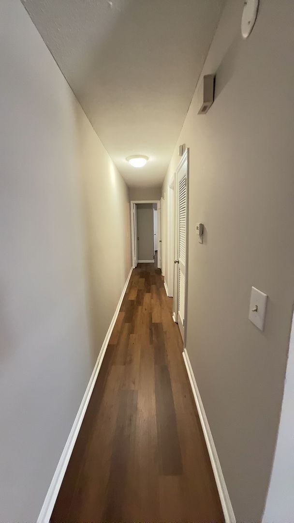 Building Photo - Updated 2 Bedroom Unit!