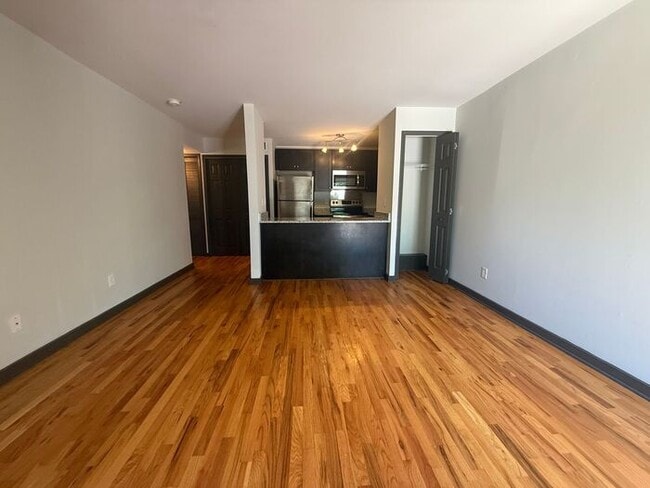 Building Photo - Renovated 1 Bedroom in South Nashville - $99 Deposit Special!