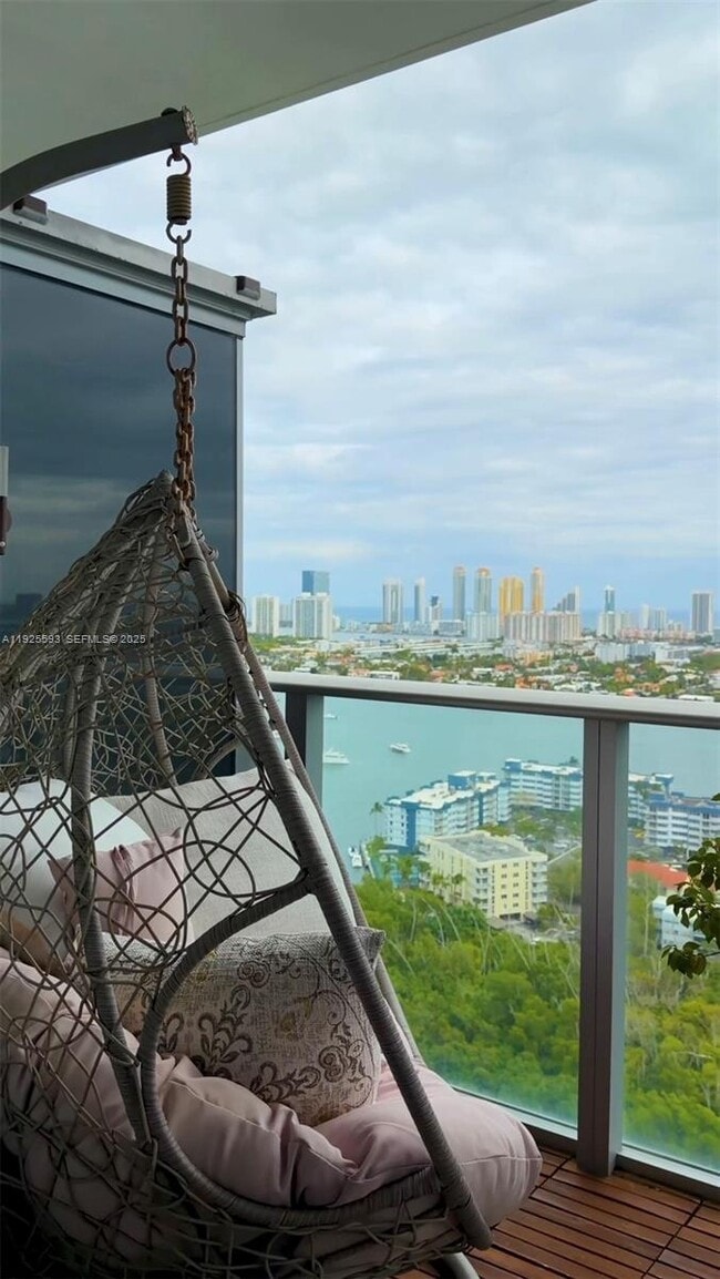 Building Photo - 16385 Biscayne Blvd