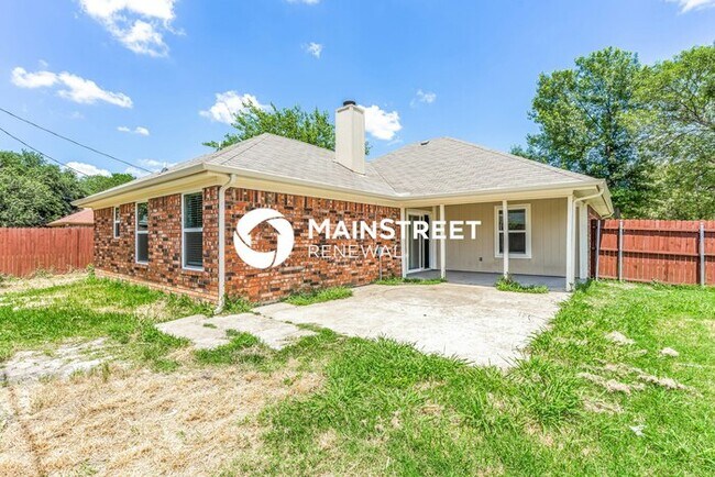 Building Photo - 3 Bedroom Pet-Friendly Home in Arlington, TX with Main Street Renewal