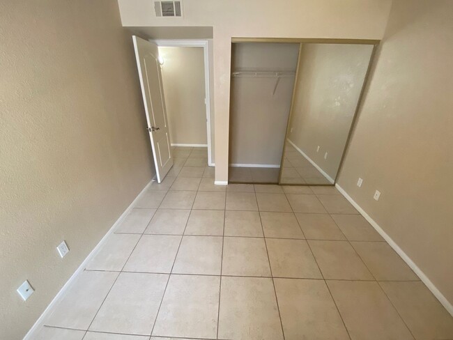 Building Photo - LOVELY 3 BEDROOM 2 BATHROOM 1ST FLOOR CONDO,