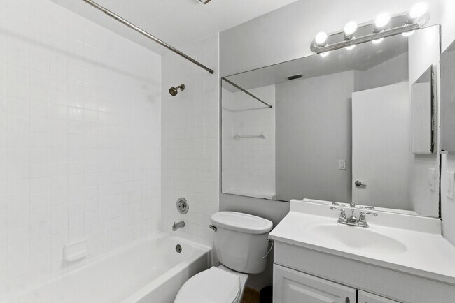 Building Photo - 10781 Cypress Lake Terrace