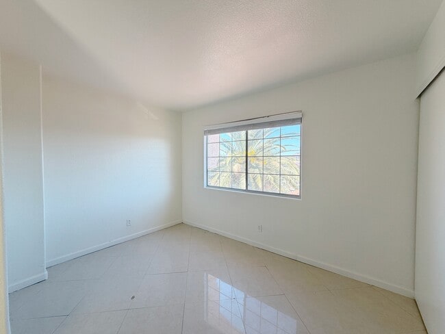 Building Photo - 593 Old W Ct