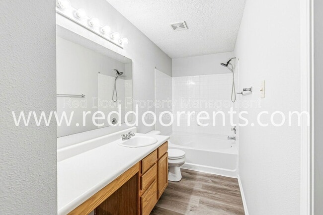 Building Photo - 2249 Collins Way